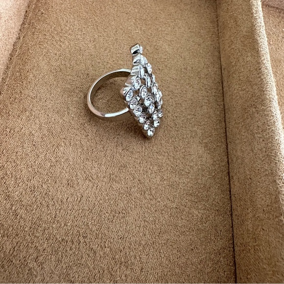 Sparkly stone cocktail ring - Picture 3 of 6